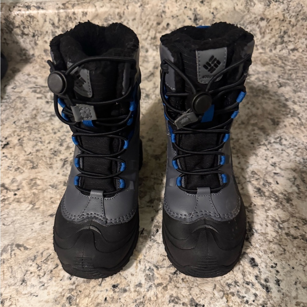 Great Condition Columbia Kids' Black and Gray Snow Boots. Worn 1 winter season.